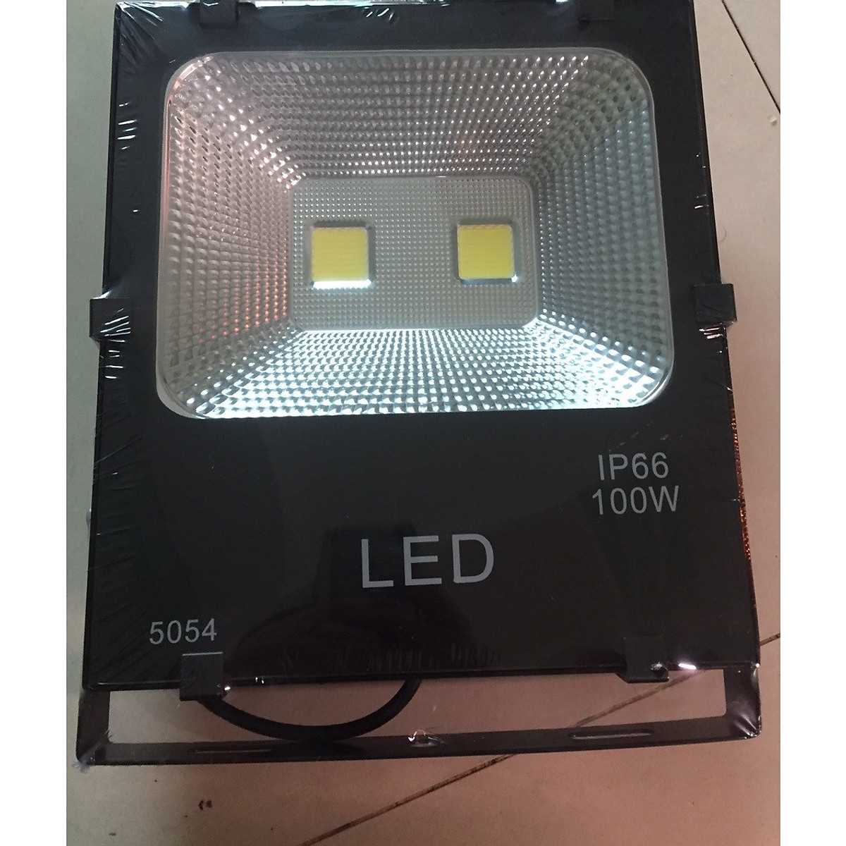 Mua Đèn pha led 100w chiếu sáng ngoài trời Ánh sáng trắng 6000k tại