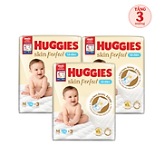 Thùng 3 gói Tã bỉm dán sơ sinh Huggies Skin Perfect M 76+3 miếng với 2