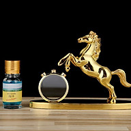 Tượng ngựa mạ vàng có vòng tròn pha lê đựng nước hoa giúp trang trí không gian xe hơi, bàn làm việc tặng kèm lọ tinh dầu nước hoa thumbnail