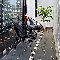 Bộ bàn ghế ban công ngoài trời RIBO HOUSE gồm bàn cafe và 2 ghế mây nhựa khung kim loại trang trí phòng khách RIBO43
