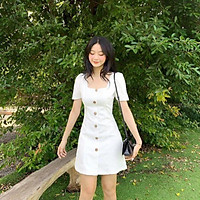 Đầm công sở cổ vuông nút gỗ xinh xắn