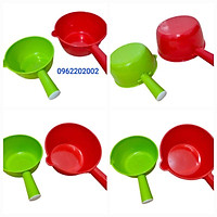 Gáo Nước - Ca Nhựa Múc Nước Cán Dài
