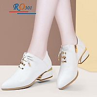 Giày boot nữ cổ thấp 4 phân hàng hiệu rosata hai màu đen trắng ro301