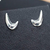 Khuyên Tai Bạc Nữ CaoBac Silver Chất Liệu Bạc Ta S99 Mặt Chữ V Trơn Màu Sắc Basic