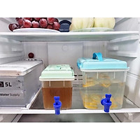 Hộp đựng nước, bình đựng nước có vòi Việt Nhật 6628 để trong tủ lạnh