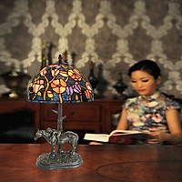 Đèn bàn Tiffany chao 30 chân đèn Resin cậu bé trên lưng ngựa