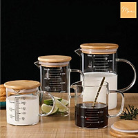 Ca đong thủy tinh có vạch chia dung tích