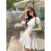 Váy trắng dây rút eo