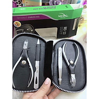 Kềm Nghĩa bộ MD33 gồm 1 kềm cắt - gở móng, 1 kềm cắt da, 1 dũa móng, 1 nhíp nhổ lông mày)