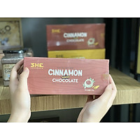 Bột Socola Quế SHE Chocolate 150g của Việt Nam Được Kết Hợp Giữa Bột Socola Nguyên Chất SHE và Bột Quế Giàu Dưỡng Chất, Năng Lượng, Đặc Biệt Rất Tiện Lợi