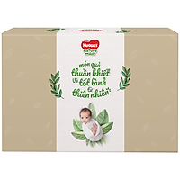 Combo sơ sinh Huggies Platinum Nature Made ( 04 miếng Tã dán Newborn & 01 Gói khăn ướt)
