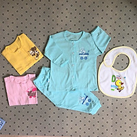 Combo 3 bộ quần áo sơ sinh - Mẫu tay dài cài nút giữa màu Thái Hà Thịnh 3THT-BTDCGM ( tặng kèm 1 yếm ăn dặm tomtom baby)