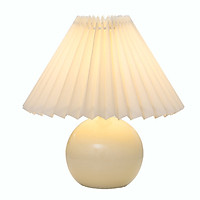 Đèn ngủ để bàn Vdecor phong cách Vintage đế tròn chao vải xếp, sang trọng tạo điểm nhấn cho căn phòng