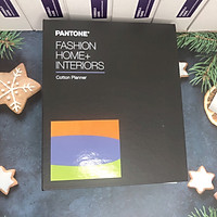 Bộ 1 cuốn Bảng màu Pantone TCX Cotton Planner FHIC300A - Phiên bản 2020 - 2625 màu 1,5cm x 1,5cm - Hàng nhập khẩu Mỹ - Chính hãng PANTONE LLC