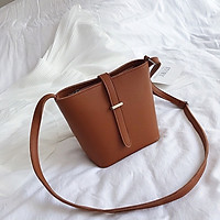 IELGY net red person bucket bag female 2020 new Korean version simple 100 lap single shoulder bag chic fashion retro oblique satchel