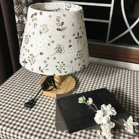 Đèn ngủ để bàn DB-E02 CẨM TÚ CẦU, đèn ngủ để bàn mini chao vải canvas dễ thương, chân gỗ cao cấp, công tắc bật tắt, tặng kèm bóng