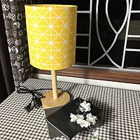 Đèn bàn trang trí - Đèn ngủ gỗ - đèn ngủ để bàn - đèn ngủ đầu giường DB-E01 - Họa tiết vàng đã bao gồm bóng LED chuyên dụng