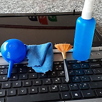 Bộ dụng cụ lau chùi laptop