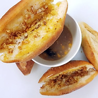 Súp Tomhumca và Bánh Mì Bơ Tỏi