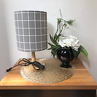Đèn ngủ để bàn DB-D06 CARO XÁM, đèn bàn ngủ chóa vải bố linen decor nhà cửa, chân gỗ phong cách, công tắc bật tắt, tặng kèm bóng đèn