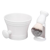 Bộ dụng cụ cạo râu cho nam giới gồm bàn chải cạo râu, một bát đựng xà phòng và một giá để bàn chải màu trắng tinh tế