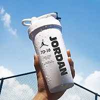 Bình nước tập gym - Giao mầu ngẫu nhiên