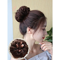 Tóc giả búi cột xoăn kiểu Hàn siêu xinh, Chất tơ Cao cấp có thể dùng nhiệt bấm, uốn, duỗi, gội thoải mái, cam kết y hình, giống tóc thật 100%. mẫu này rất tiện lợi và dễ sử dụng ạ