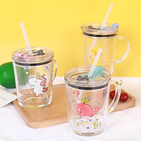 Cốc thủy tinh chia vạch pha sữa có tay cầm, có nắp đậy kèm ống hút tiện dụng (GIAO NGẪU NHIÊN)