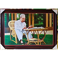 TRANH IN DẦU -BÁC HỒ NGỒI VIẾT DI CHÚC TRONG PHỦ CHỦ TỊCH