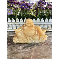 Tượng Phật Di Lặc ngồi cầm thỏi vàng và gậy như ý phong thủy đá ngọc hoàng long trang trí bàn làm việc - Dài 15cm