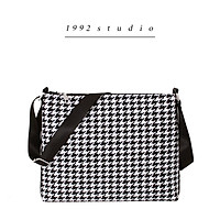 Túi xách nữ/ 1992 s t u d i o/ CLARIS BAG/ Túi đi học/ túi công sở/ túi đựng laptop/ họa tiết houndstooth