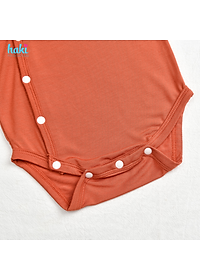 Set body chip cài lệch giữ ấm ngực dài tay kèm quần vải Bamboo (vải tre) cao cấp siêu mềm, thoáng khí, thấm hút mồ hôi cho bé HAKI - BB040