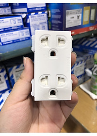 Ổ cắm đôi Panasonic WEV-1582SW dòng Wide, có màng che và dây nối đất - Hàng chính hãng