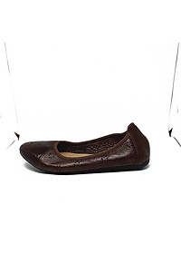 Giày nữ hoa văn Huy Hoàng da bò màu nâu đất HT7952