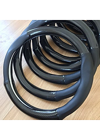 Bọc vô lăng xe Mitsubishi Xpander chất liệu da bọc vân Cacbon cao cấp