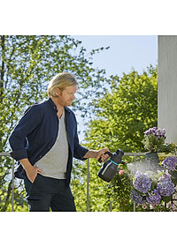 BÌNH TƯỚI CÂY ÁP SUẤT 1.25 LÍT GARDENA 11120-20