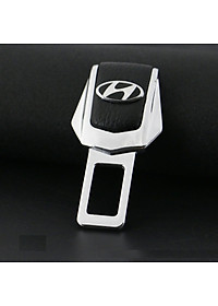 Chốt cài khóa dây an toàn trên ô tô bằng thép có thương hiệu xe 1 chiếc