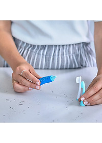 Bàn chải đánh răng silicon cho bé Marcus & Marcus, từ 2 tuổi - Xanh