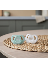 Ty ngậm silicon siêu nhẹ cho bé Tommee Tippee Ultra Light 0-6, 6-18 tháng (vỉ đôi, tách lẻ)