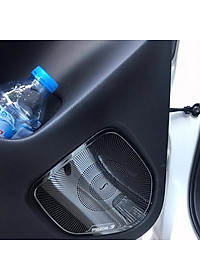 Ốp trang trí, bảo vệ màng loa dành cho xe Mazda 3 2018-2019 vân phay xước
