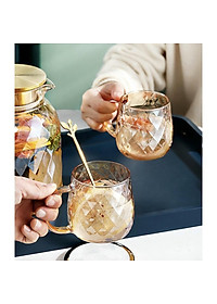 BÌNH ĐỰNG NƯỚC THỦY TINH CAO CẤP CHỊU NHIỆT LÊN TỚI 400 ĐỘ C MÀU VÀNG VÂN KARO CHÉO