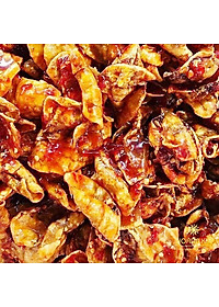 Mực rim sa tế đã chế biến ăn liền gói 1kg là món ăn ngon ơi là ngon của shop Đặc Sản Biển Phan Thiết NGỌC DŨNG. Hạn sử dụng 6 tháng kể từ ngày đặt hàng