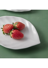 Đĩa lá xoắn bằng sứ trắng Long Phương (hàng thường)