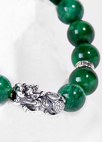 Vòng Tay Đá Cẩm Thạch Phối Charm Tỳ Hưu Bạc Ngọc Quý Gemstones