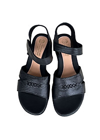 Giày sandal nữ đế bằng 4cm da bò thật màu đen Trường hải SD135