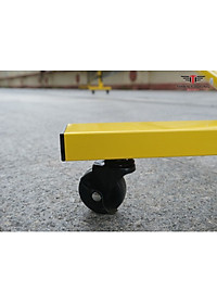 Trụ lưới di động Pickleball tập luyện, có bánh xe di chuyển, thiết kế nhỏ gọn. Trụ lưới pickleball kích thước tiêu chuẩn 670 x 71 x 91.5 cm thích hợp dùng trong nhà và ngoài trời