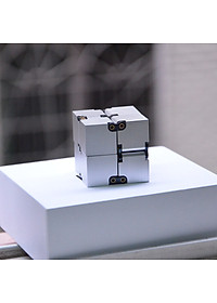 Khối Vuông Infiniti Cube Kim Loại Giúp Tập Trung và Sáng Tạo