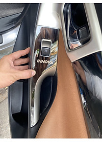 Bộ ốp nội thất dành cho Toyota Innova 2017 - 2020 mẫu titan