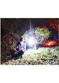 Đèn năng lượng mặt trời di động có điều khiển