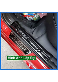 Ốp bậc cửa nẹp bước chân TITAN ô tô Mazda 3 2020-2021-2022 chống trầy bảo vệ xe